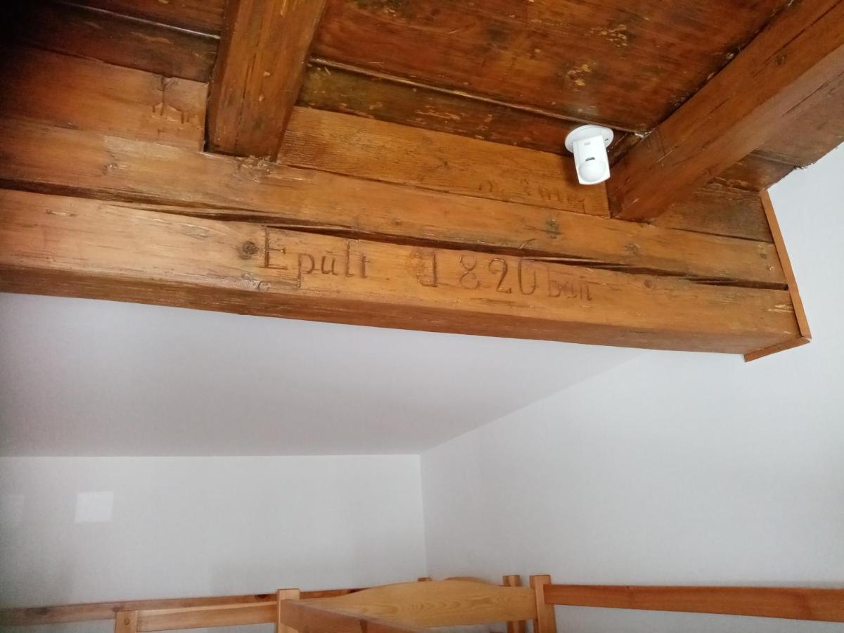 Almosdi Topart Vendeghaz Zewnętrze zdjęcie